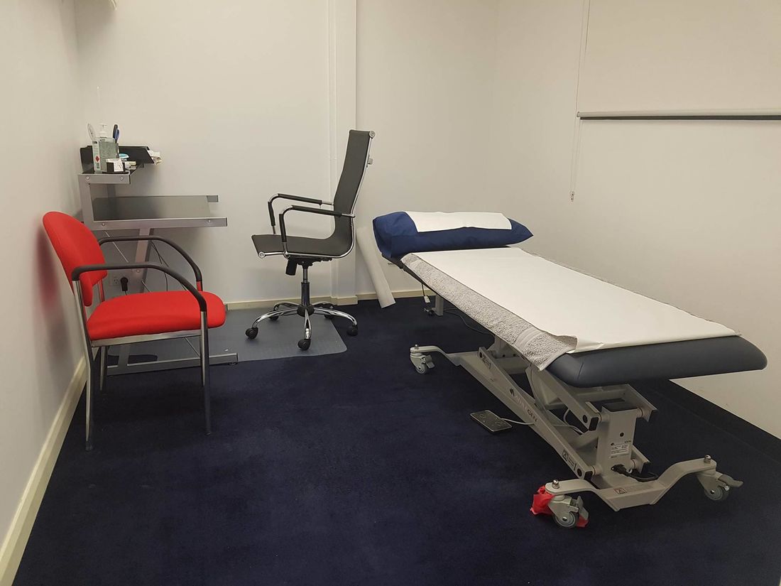Treatmeant room at Prime Physiotherapy East Doncaster for physiotherapy treatment, Clinical Pilates, Running analysis, Falls and Balance retraining, chronic injury and pain anagment, post-operative rehabilitation, thermosplastic splinting, dry needling, massage, strapping and taping and sports injury managment